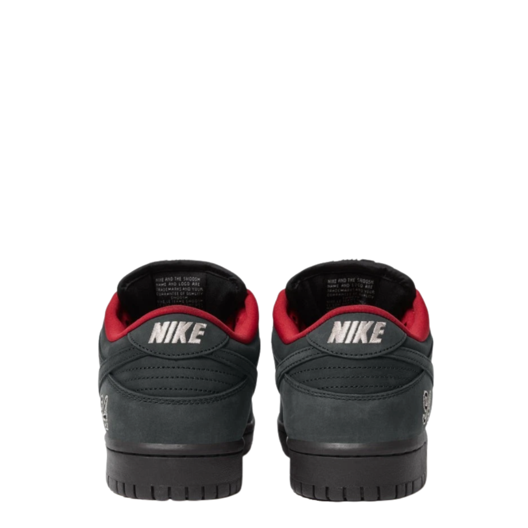 SB DUNK LOW x SUPREME 94 β BLACK