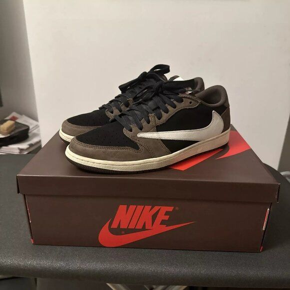 AJ1 x Travis Scott (Mocha)